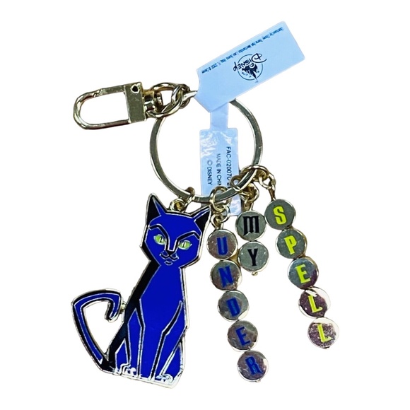 2021 Disney Parks Hocus Pocus Purple Jinx Cat Under My Spell Keychain - Picture 1 of 1